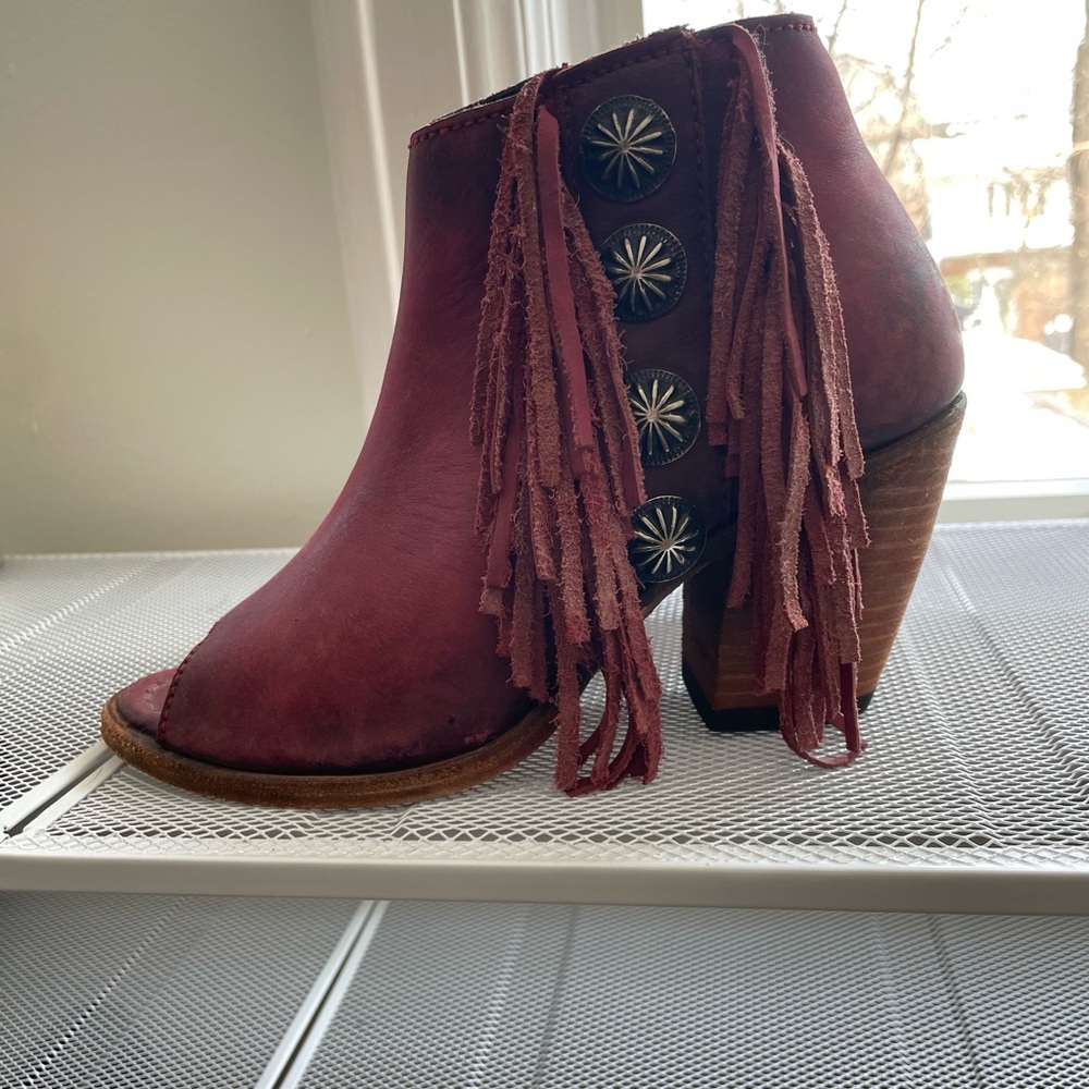 NEW Rojo Concho Fringe Open-Toe Ankle Booties Liberty Black 7.5